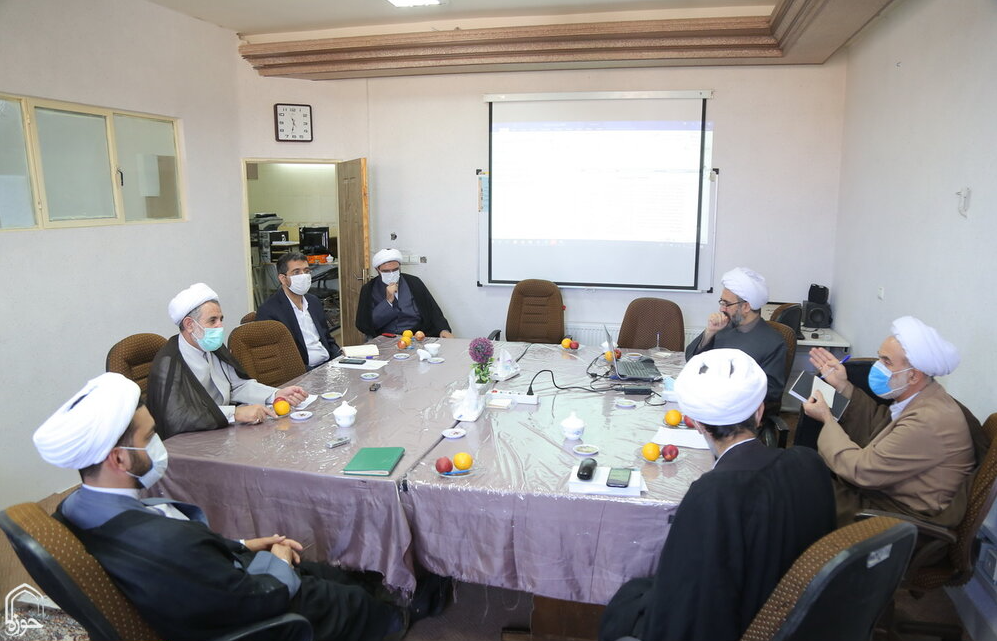 تصاویر/ نشست بررسی طرح جدید بانکداری اسلامی در مرکز راهبری اقتصاد مقاومتی حوزه‌های علمیه
