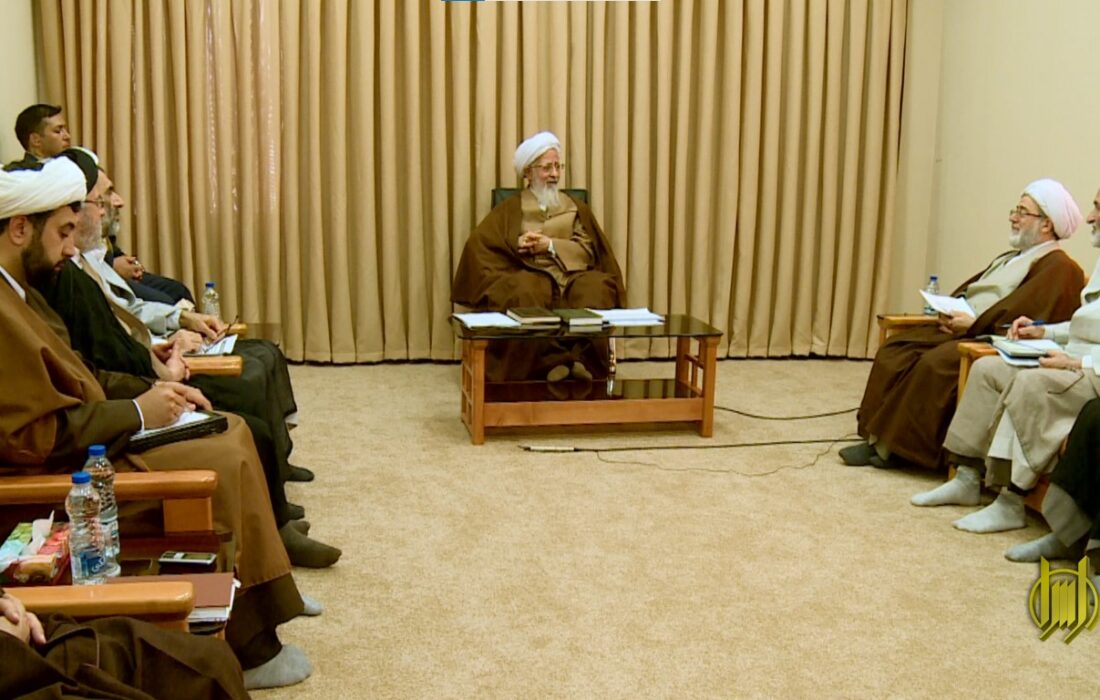 دیدار اساتید اقتصاد اسلامی با آیت الله العظمی جوادی آملی