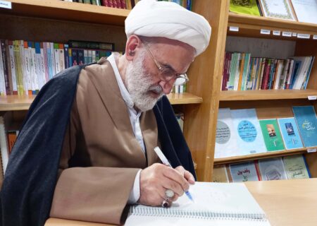 انتقاد آیت‌الله یوسفی از تقدیر رئیس حوزه ریاست مجلس خبرگان رهبری از وزیر اقتصاد